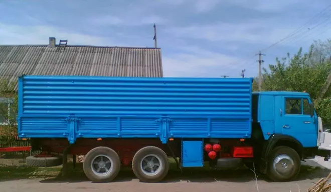 бортовой грузовик КАМАЗ-53212