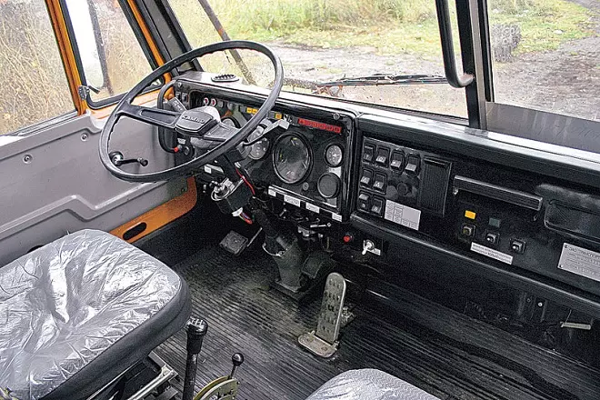 КАМАЗ-53212 в кабине